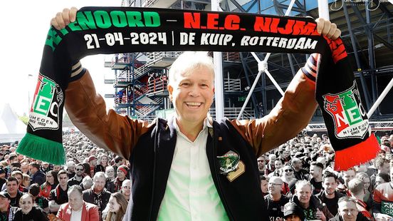 Miljardair Boekhoorn moet aandelen verkopen vanwege lopende strafzaak
