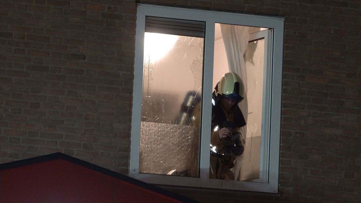 Vuurwerk door raam van flat in Assen gegooid, bewoners geschrokken