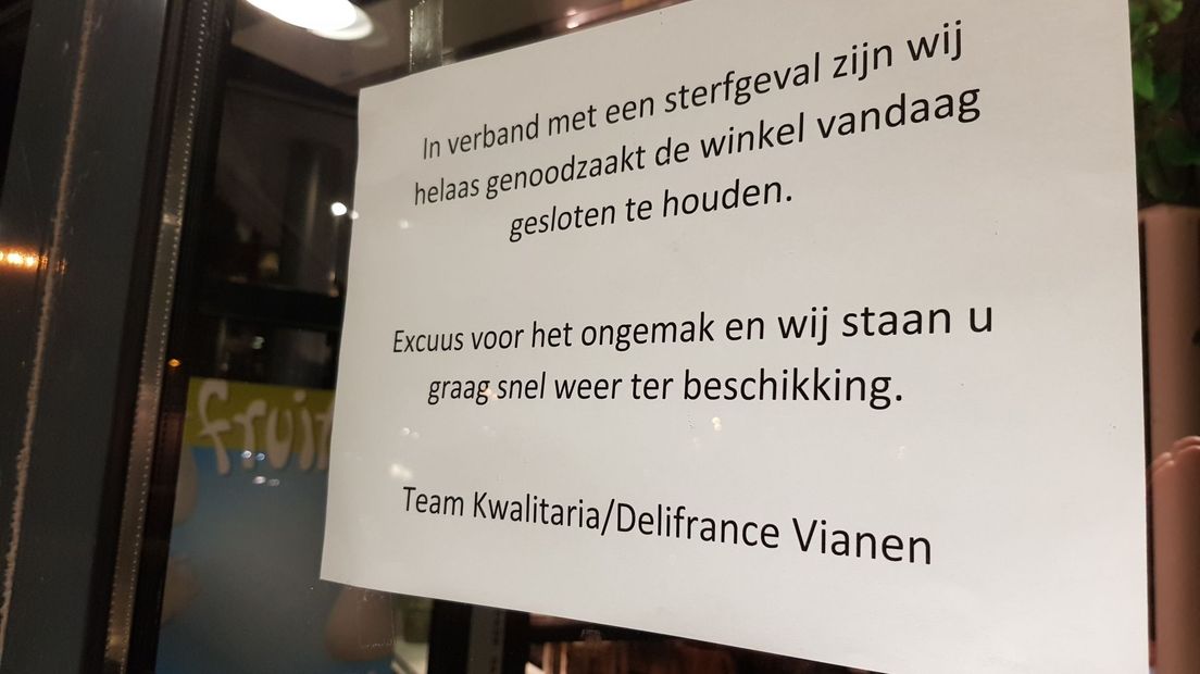 Briefje op de deur bij Kwalitaria in Vianen.