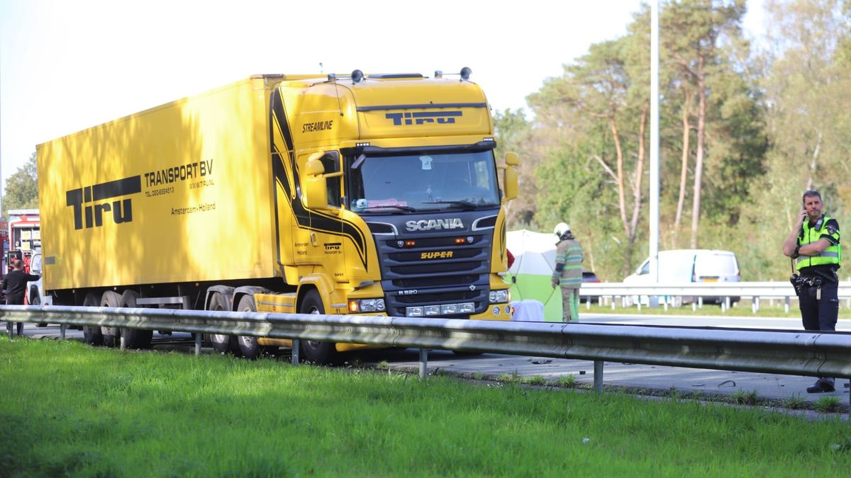 A12 richting Arnhem weer open na groot ongeluk met vrachtwagen