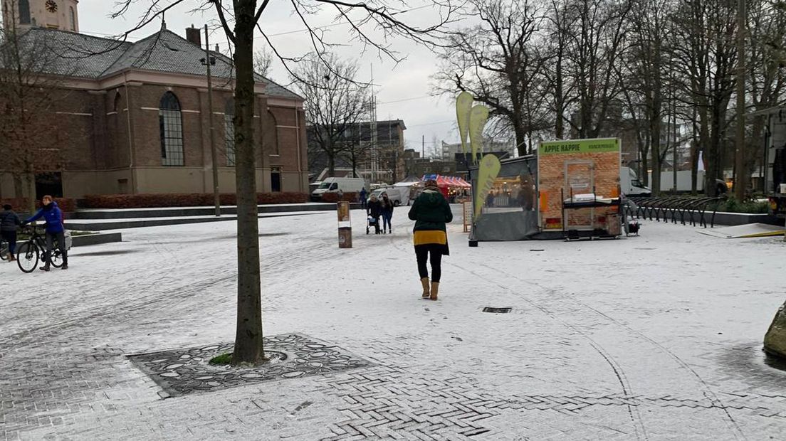 Sneeuw in Emmen vanochtend