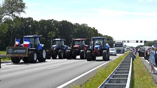 'Het is levensgevaarlijk': Overijssel keurt snelwegblokkades door boeren af Home