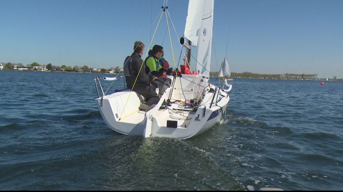 Zeilboot op het Veerse Meer bij Wolphaartsdijk