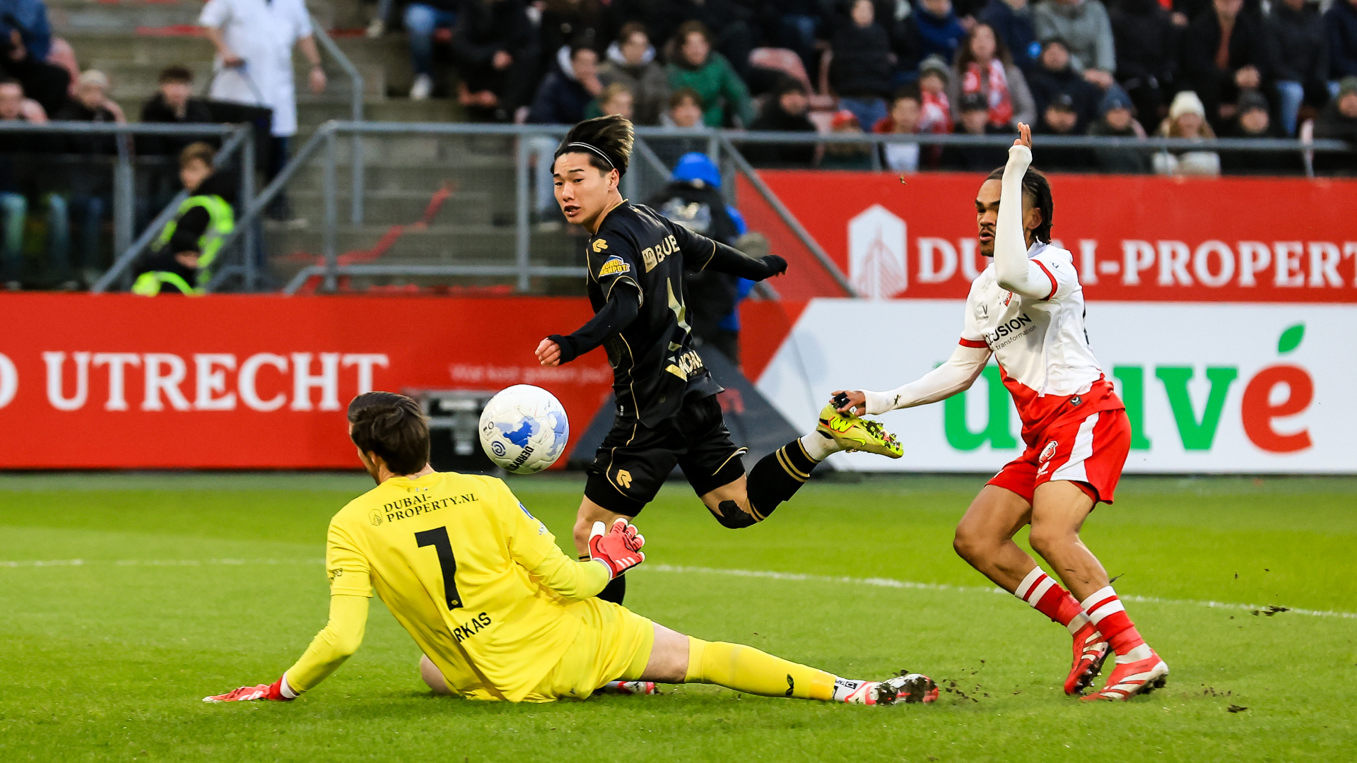 Mito met een fantastische treffer na counter Sparta