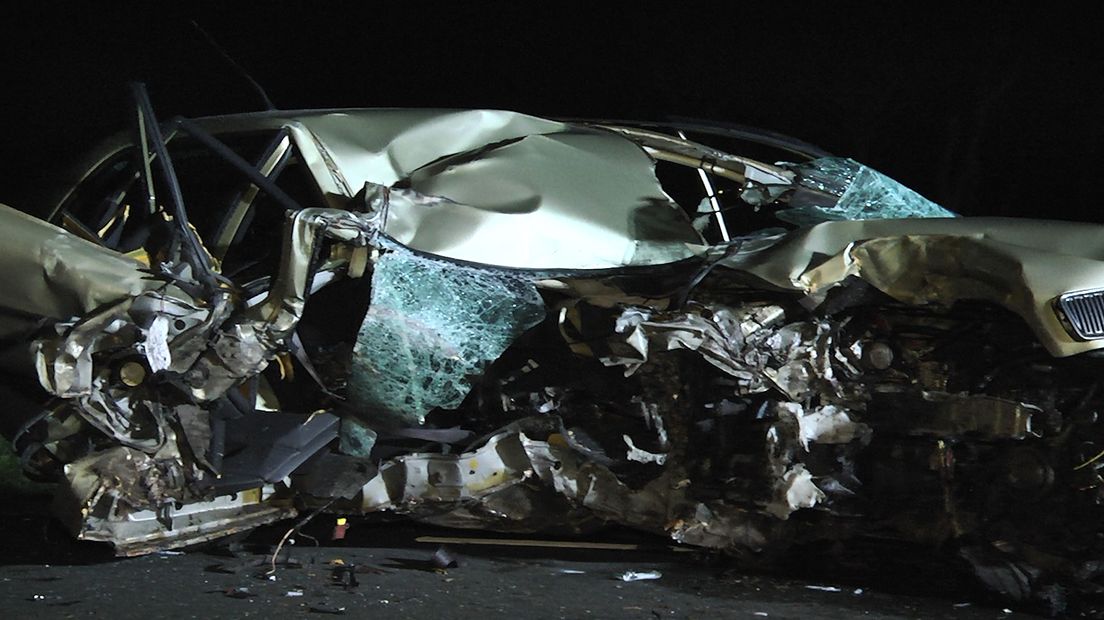 Zwaargewonde bij ongeval in Ter Aard, zijn auto raakte zwaar beschadigd