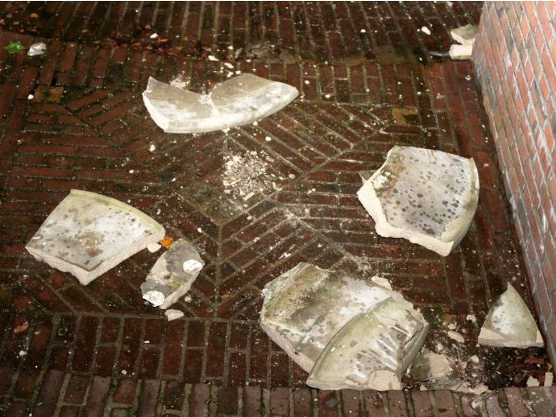 Vernield oorlogsmonument in Alblasserdam - Foto Alblasserdamsnieuws