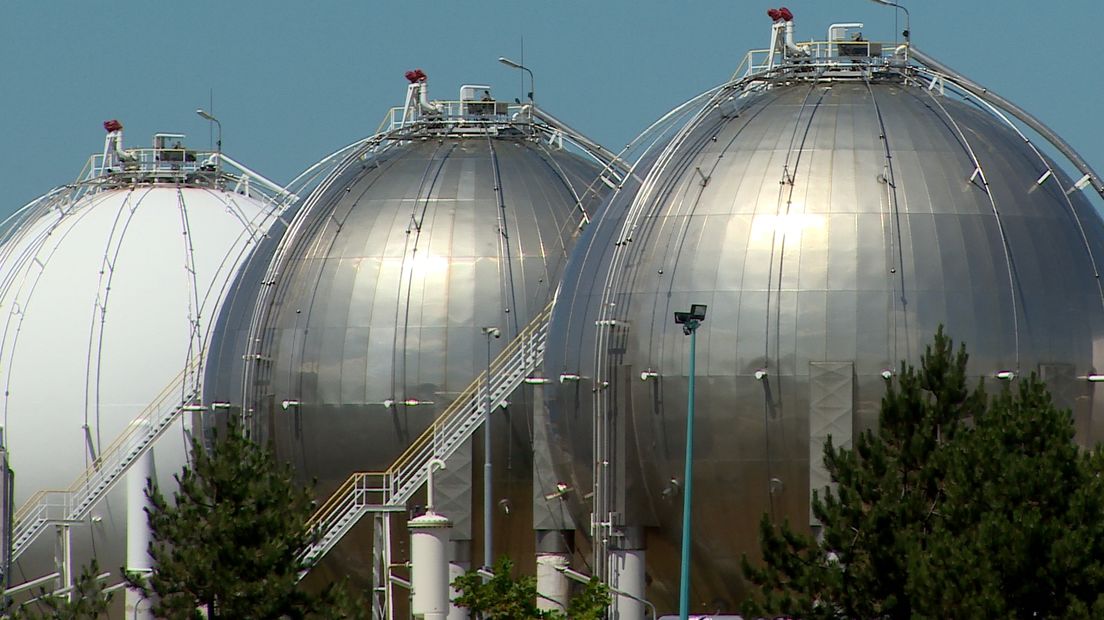 Opslagtanks voor gas van Vopak Terminal Vlissingen