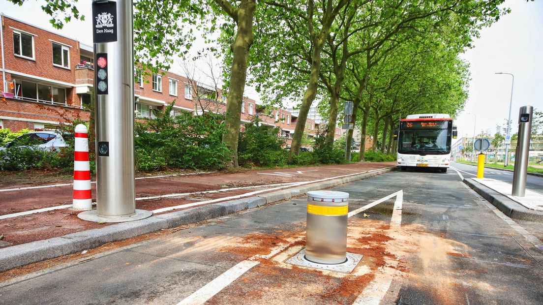 De weg is alleen nog voor bussen, hulpdiensten en bestemmingsverkeer