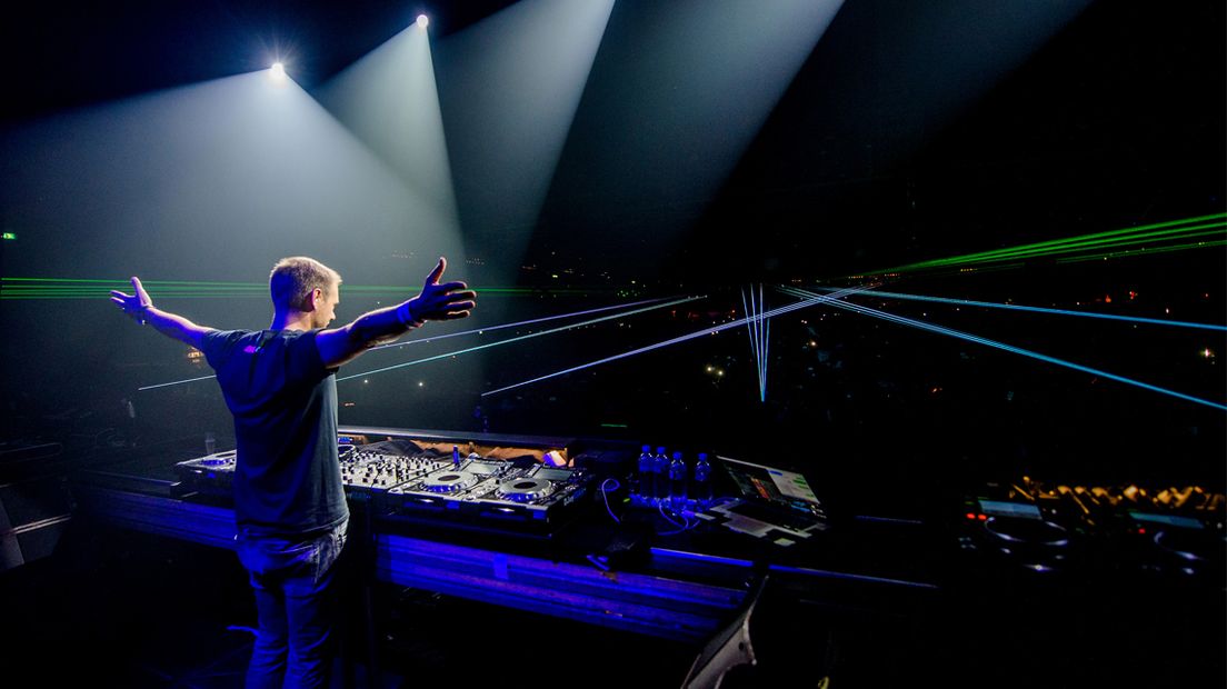 Armin van Buuren tijdens het 15-jarig jubileumfeest van A State of Trance.