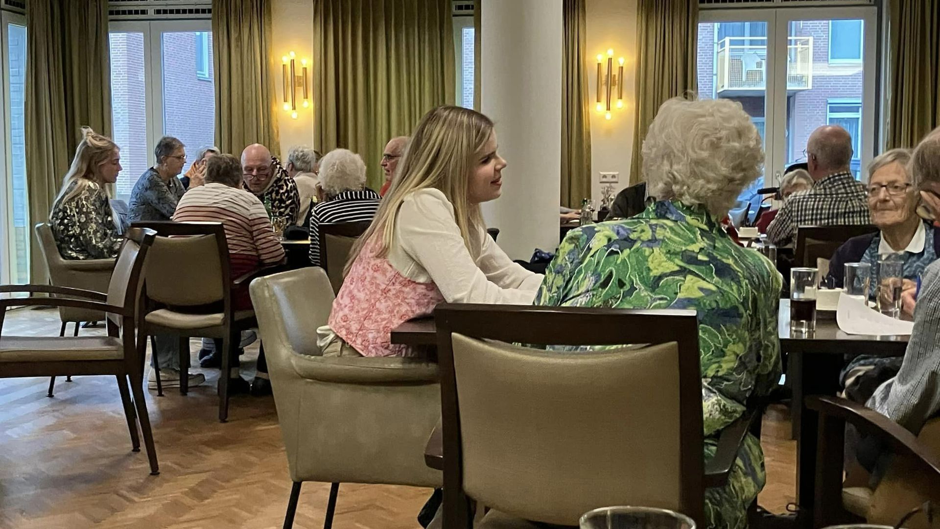 Chiels 60-plus winterpubquiz brengt senioren en jongeren samen.