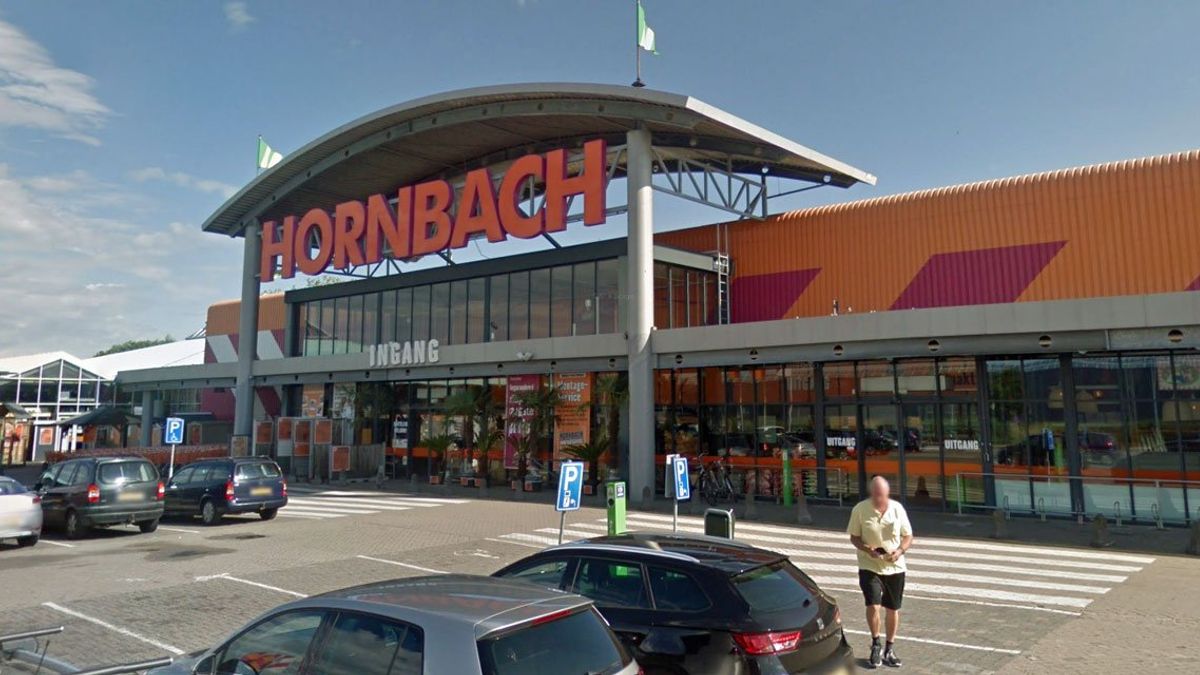 Geen onderzoek naar dak van Hornbach Wateringen na instorten dak AZstadion Omroep West Geen onderzoek naar dak van Hornbach Wateringen na instorten dak AZstadion Omroep West