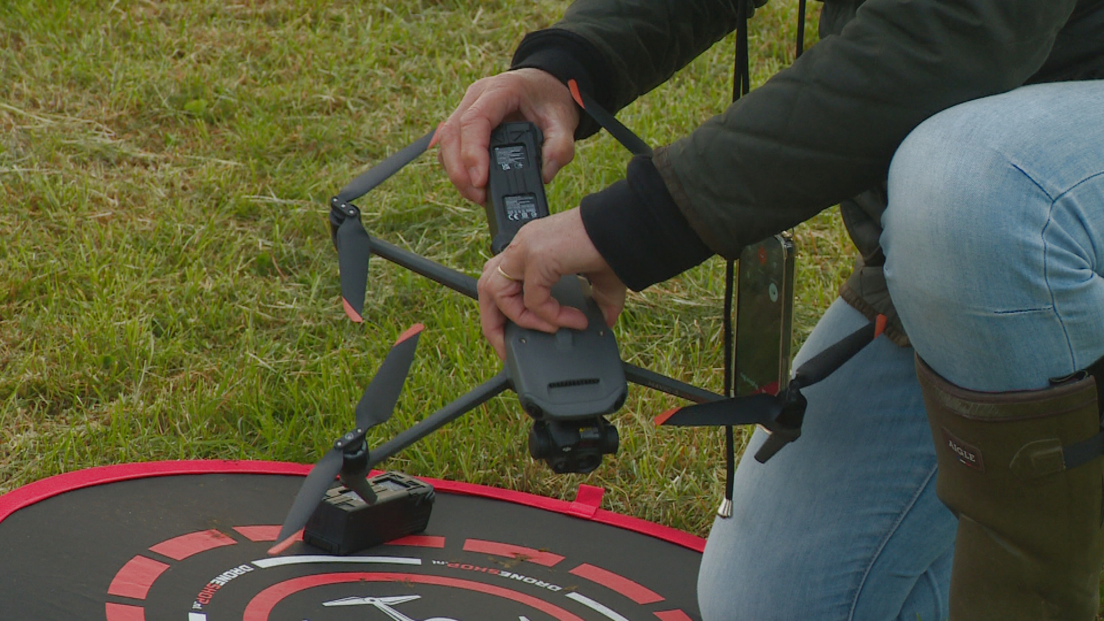 De drone wurdt klearmakke foar de flecht