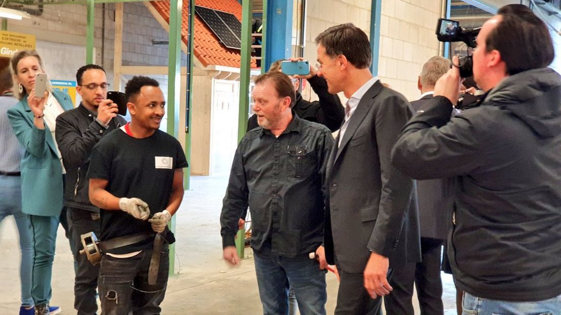 Premier Mark Rutte sprak in de Energieacademie met onder andere Adis uit Eritrea