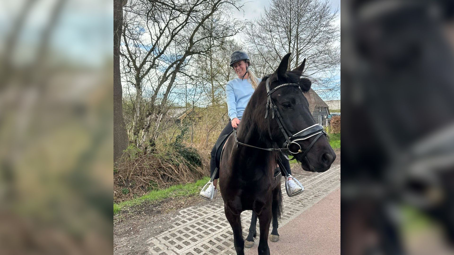 Angstige momenten voor Kim: jong paard schiet voor vrachtwagen langs