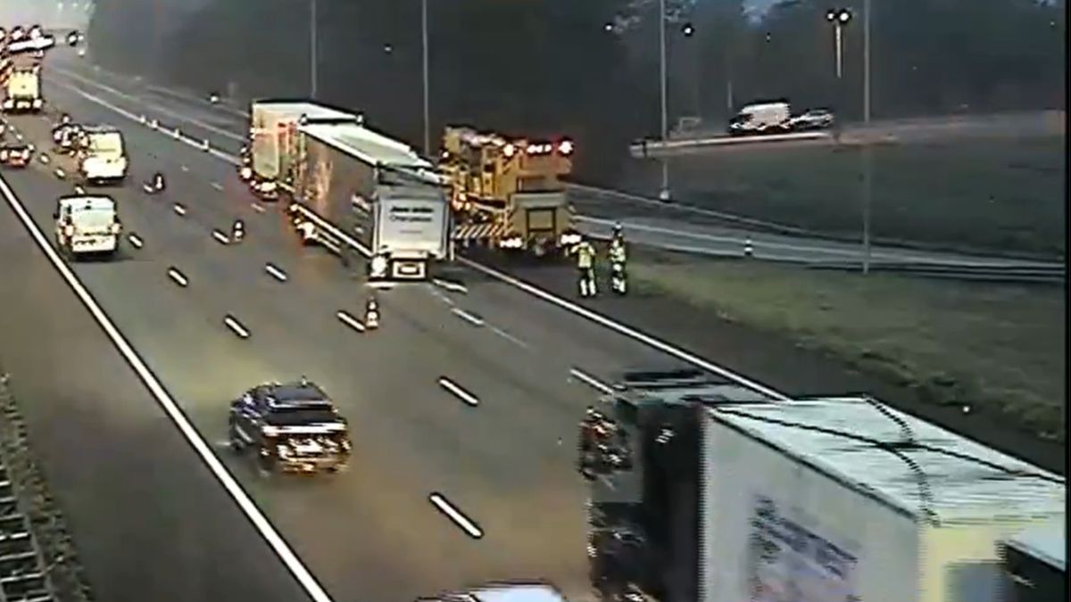Half uur extra reistijd op A12 Woerden naar Den Haag door ongeluk