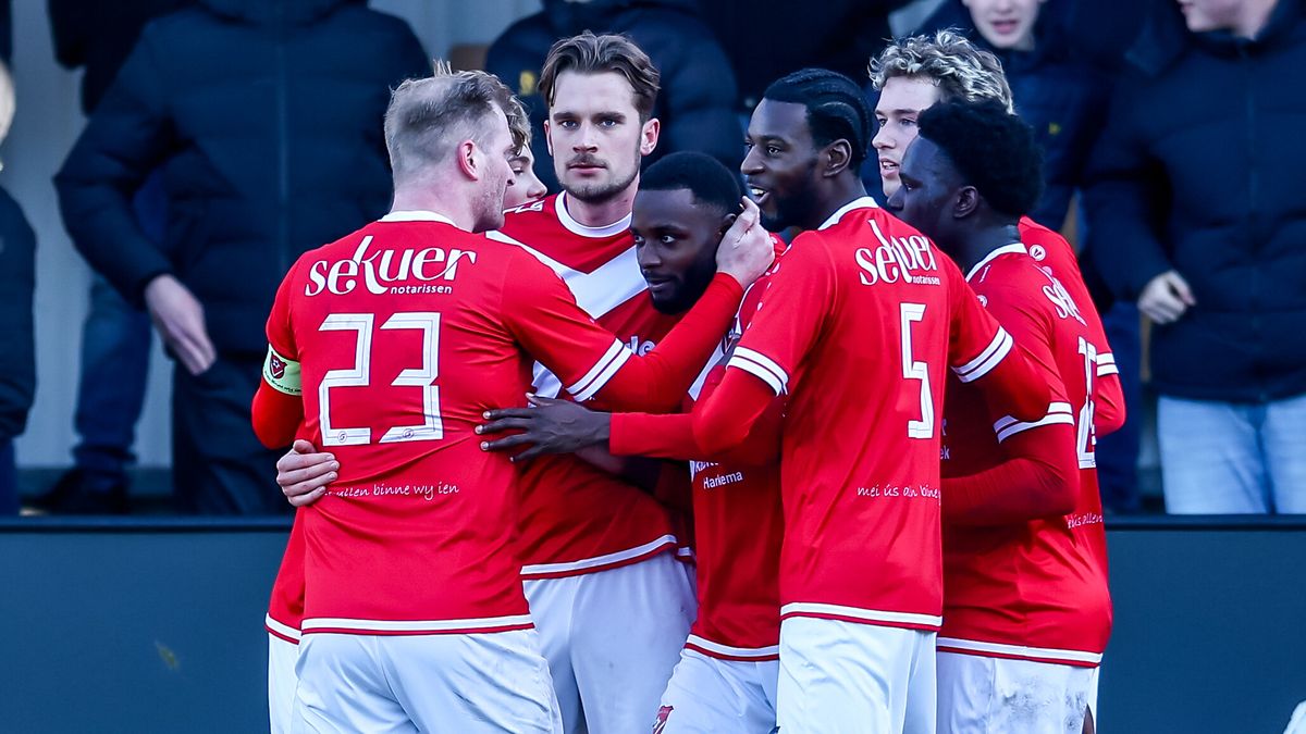 Harkemase Boys veel te sterk voor Hoogeveen