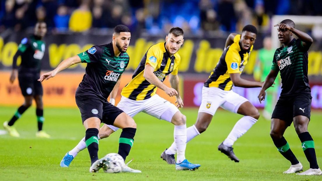 Ahmed El Messaoudi in balbezit tijdens het bezoek aan Vitesse van vorig seizoen