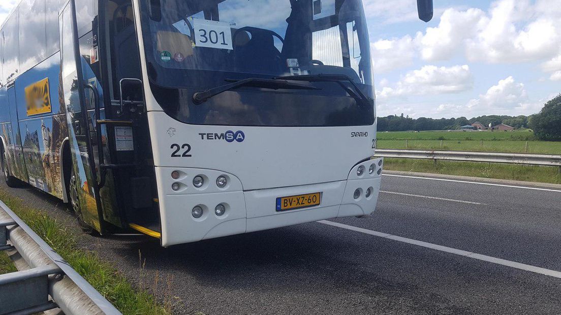 De inzittenden van de bus raakten niet gewond (Rechten: Persbureau Meter)