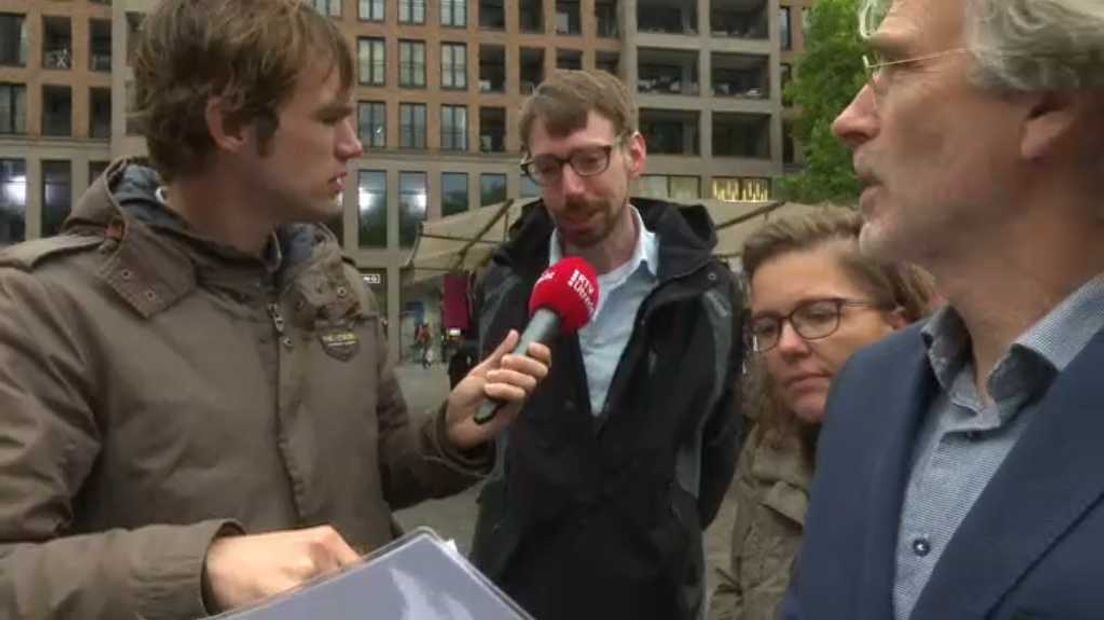 Jurg peilt de mening op straat
