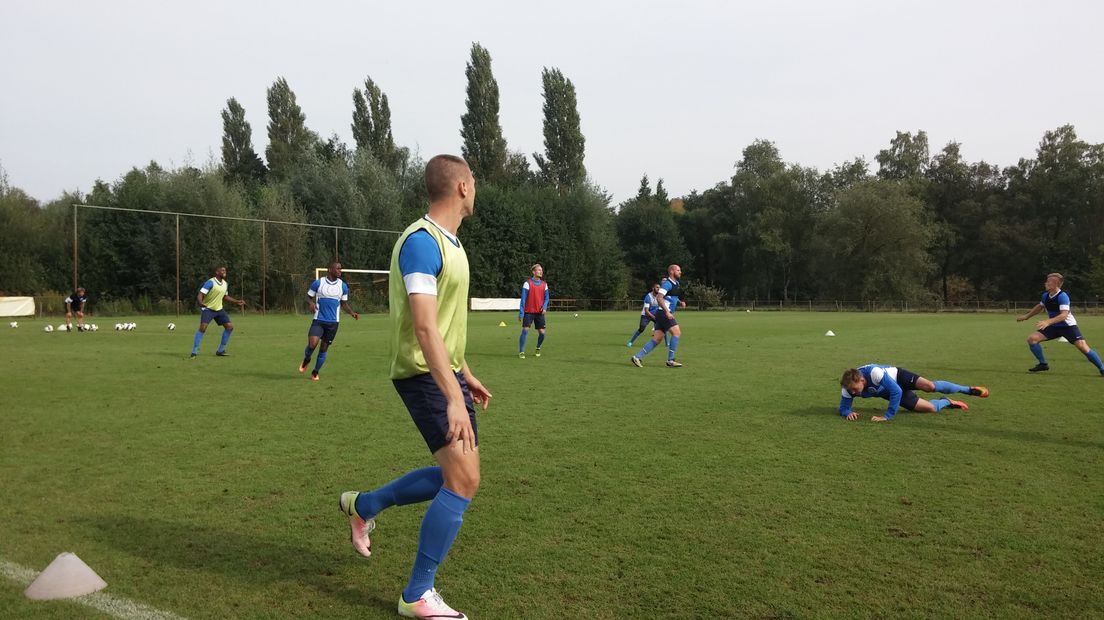 Nathaniel Will ontbreekt bij De Graafschap vrijdag tegen NAC Breda. De ervaren verdediger is geblesseerd. Sven Nieuwpoort staat nu rechtsback.