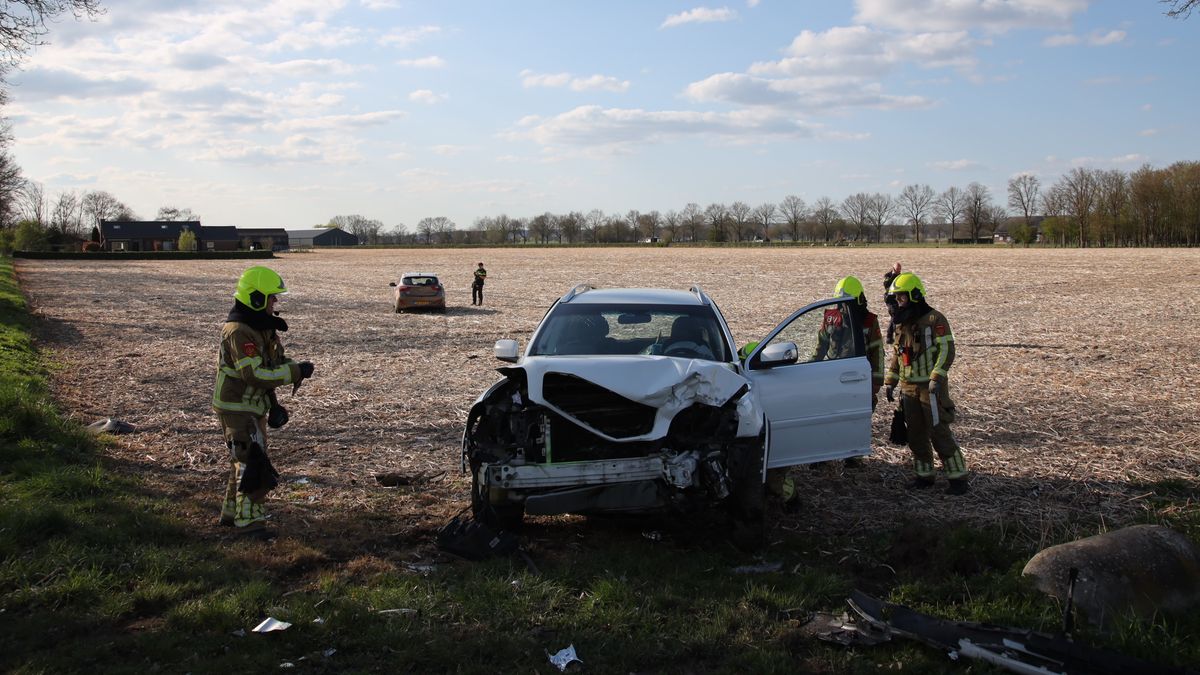 Ongeluk tussen twee auto's vlakbij Ven-Zelderheide