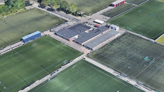 Noodopvang voor ruim 100 vluchtelingen op voetbalveld in IJsselstein Nieuws