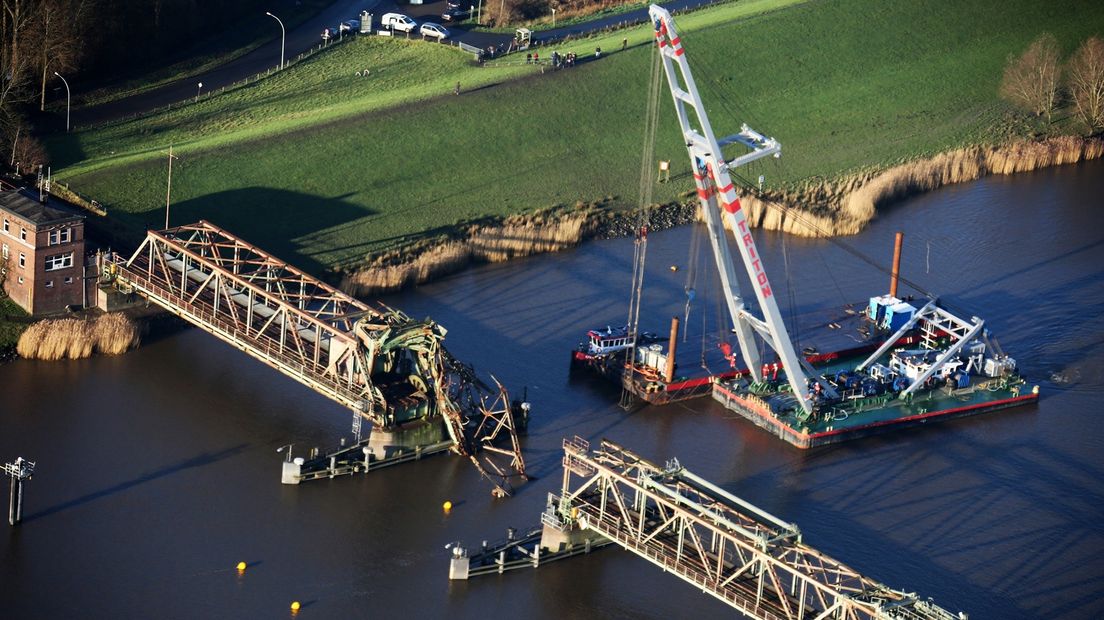 Gedeputeerde Fleur Gräper gaat niet uit van vertraging in de bouw van de nieuwe Friesenbrücke.
