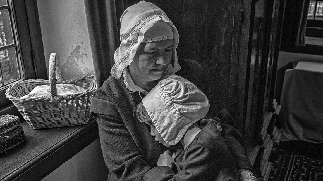 Bij Levende Historie in het Burgerweeshuis wordt het jaar 1600 nagespeeld.