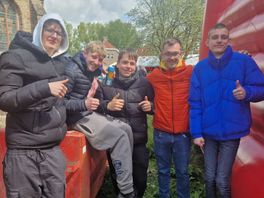 Koningsdag 2024: 'Vroeger zat gewonnen bij Dikke Banden Race' | Zeer jonge vrijwilligers in Abbenbroek