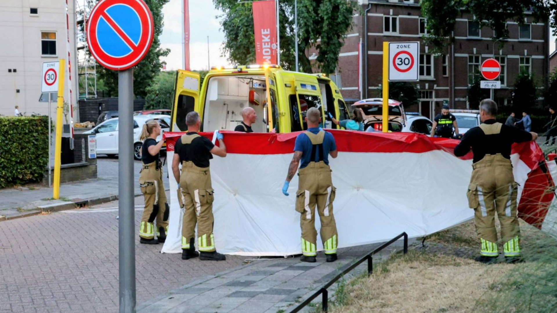 Man aangehouden na incident • automobilist gewond