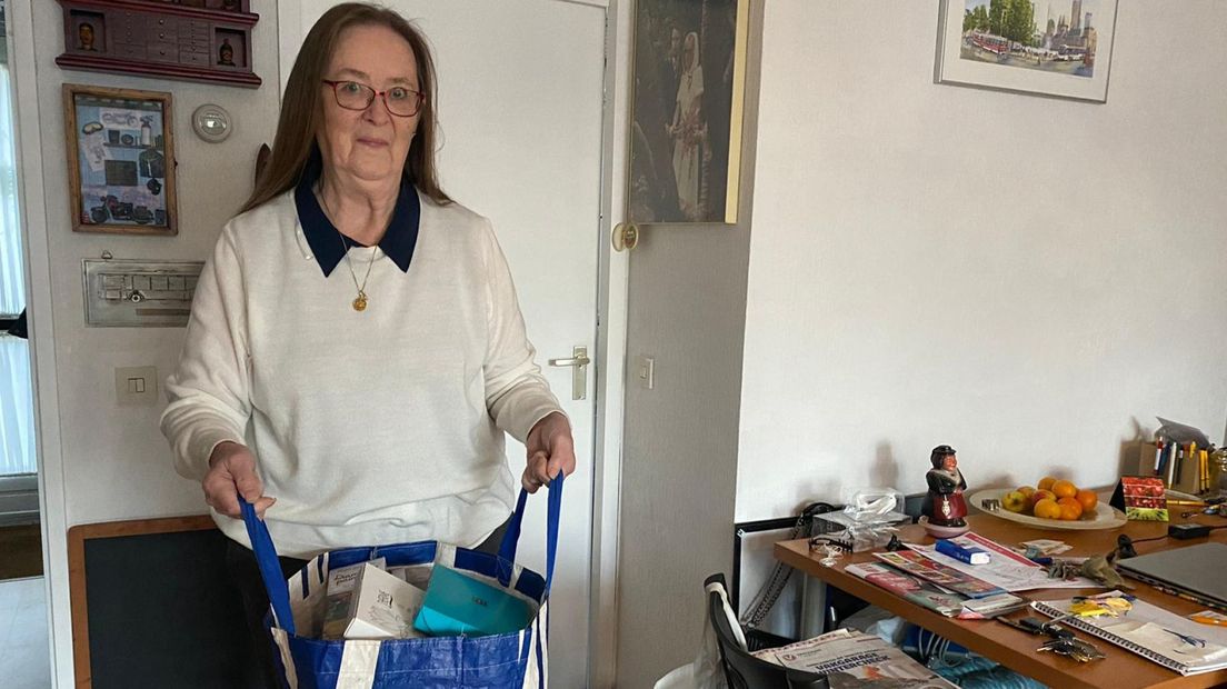 Maria verzamelde een tas vol met cadeaus