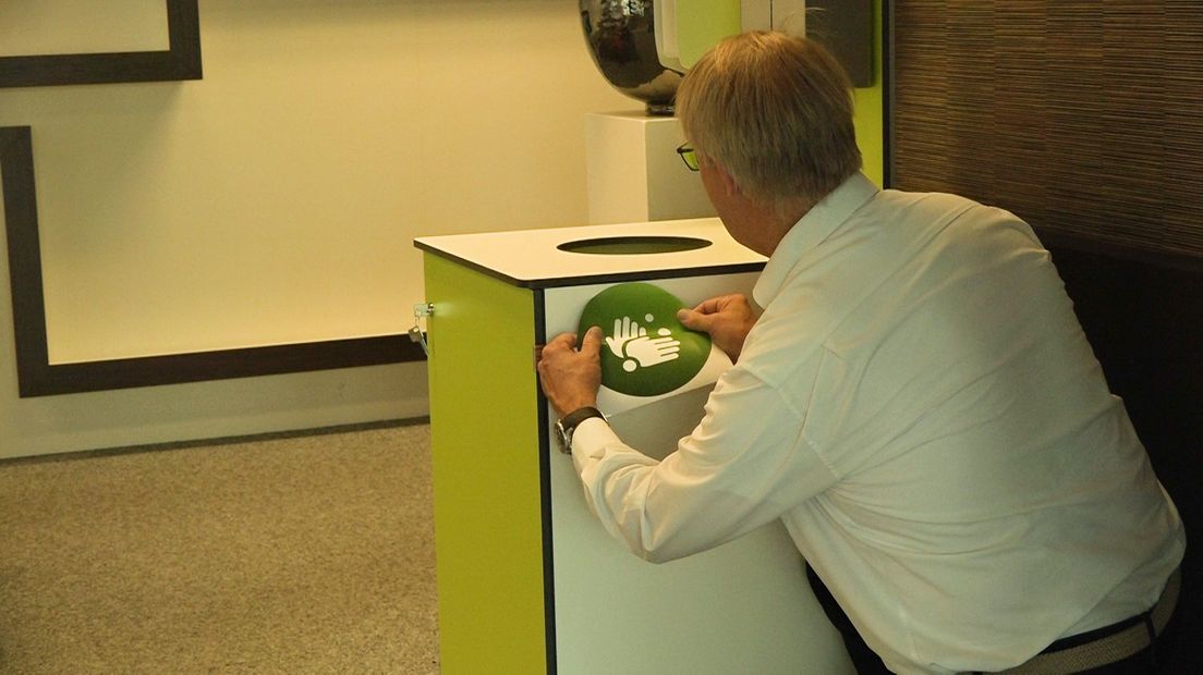 Nu we straks meer mogen, blijft het van belang dat we ons aan de coronaregels houden. De Achterhoek heeft daarom speciale stickers en logo's ontworpen zodat voor iedereen duidelijk is wat de regels bij winkels, bedrijven en instellingen zijn.
