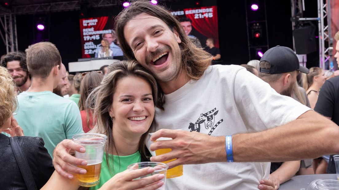 Bier is tijdens de feesten niet goedkoop.