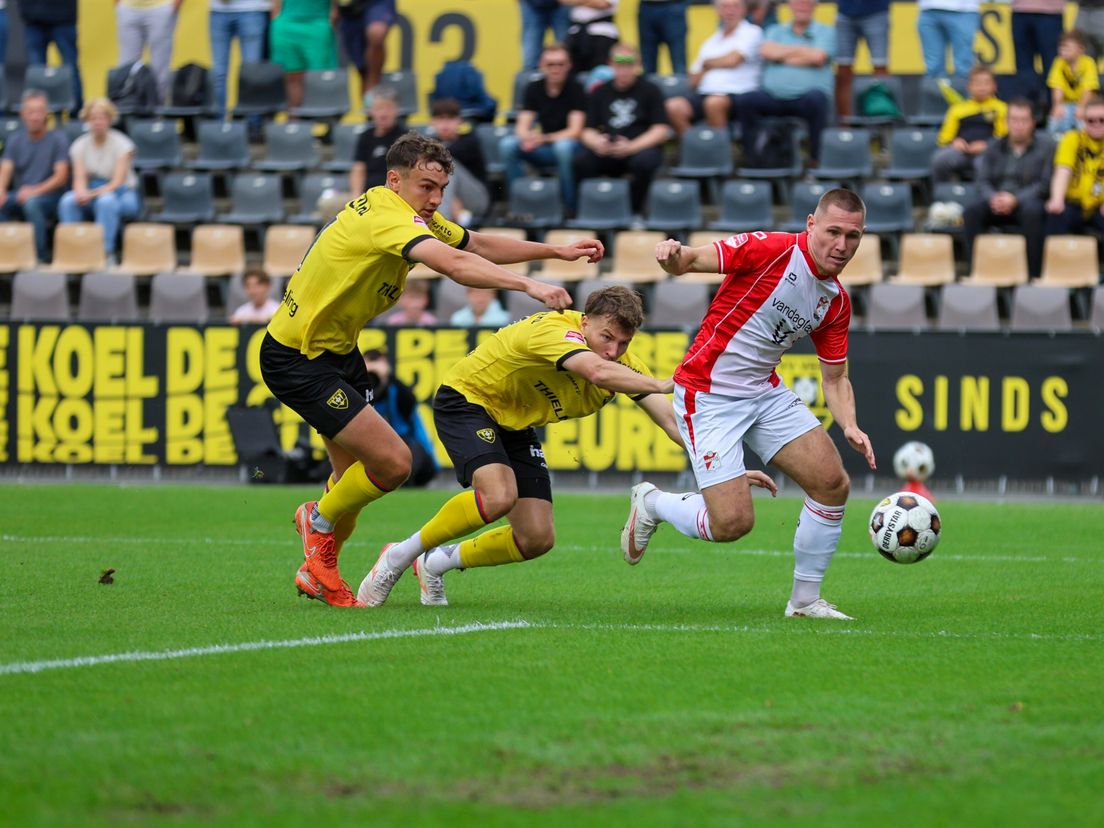 FC Emmen betere ploeg in Venlo, maar wel op achterstand (1-0)