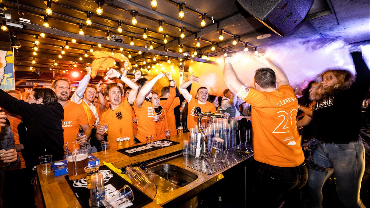 In deze gemeenten kun je 's nachts het WK voetbal kijken in de kroeg