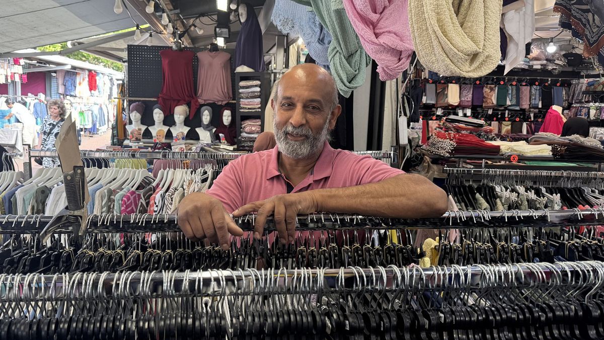 Op de Haagse Markt: 'Als het niet goed is, kunt u hem altijd cadeau doen'