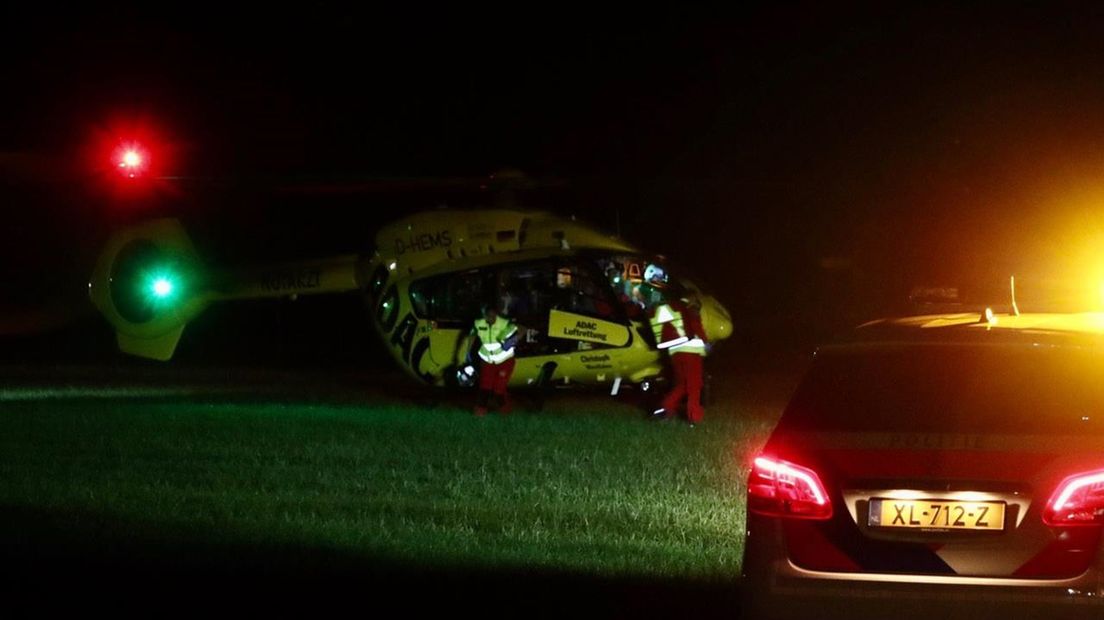 Traumahelikopter landt in weiland bij Deurningen