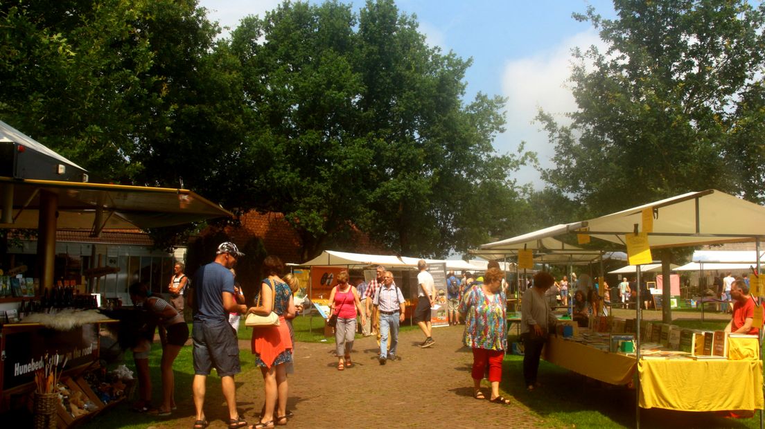 De Oergezondmarkt in Borger (Rechten: Hunebedcentrum Borger)