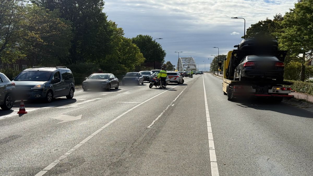 112 Nieuws: N35 bij Raalte dicht door overwegstoring