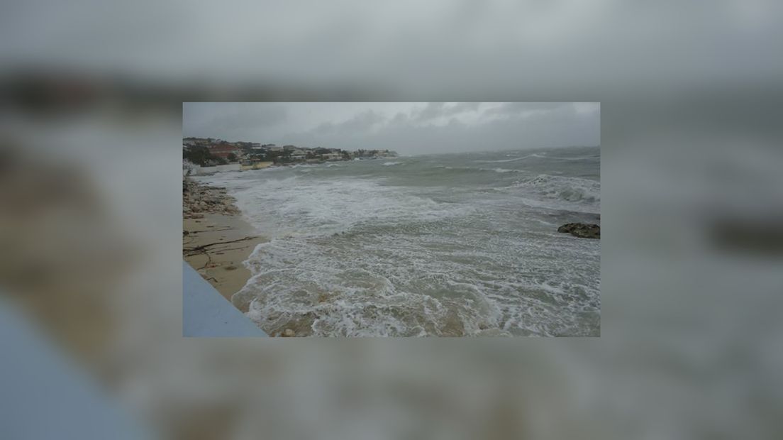 Earl passearde moandei Sint Maarten (foto's: Gerben de Boer)