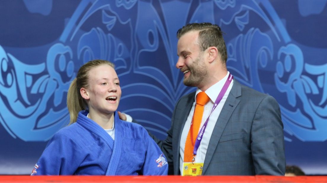 John van der Meer met judoka Amber Gersjes tijdens het WK van 2017 in Zagreb