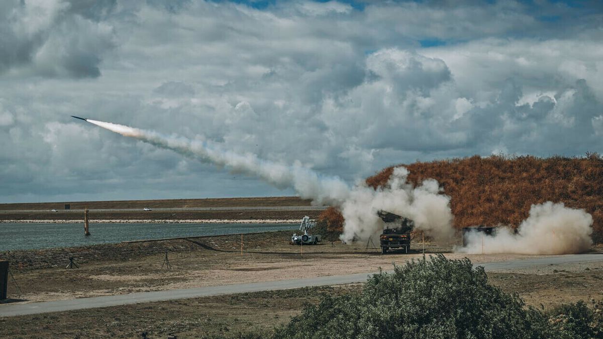 Klachten over defensie-oefening bij Breezanddijk | Politie doet onderzoek op carpoolplek Wolvega