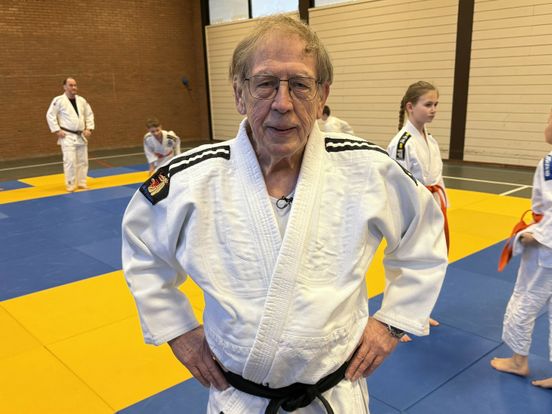 'Je wilt niet weten hoe ik soms uit bed kom', maar op de judomat staat Jacob (82) nog steeds zijn mannetje