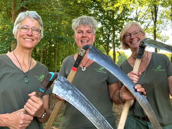 Expeditie Oost: Maaien met de zeis: écht iets voor vrouwen!