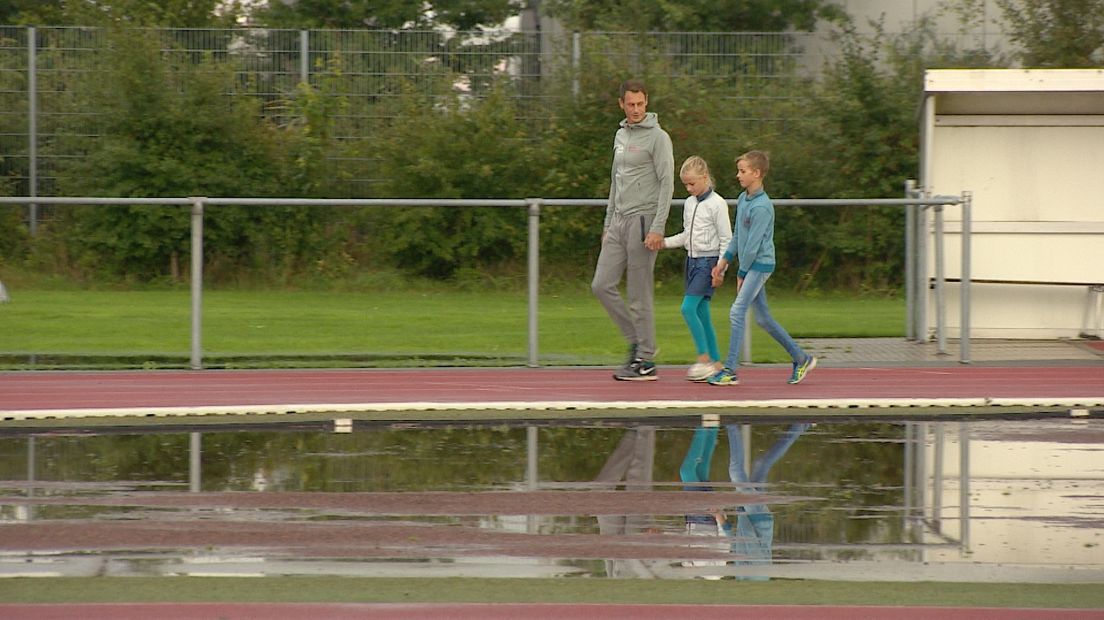 'Ik ben er niet bij hè, dat doet wel weer zeer.'