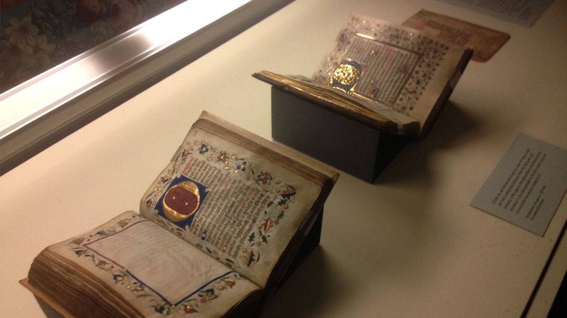 Twee getijdenboeken uit de middeleeuwen