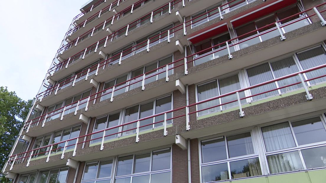 Studenten gaan samenleven met ouderen in Amstelflat