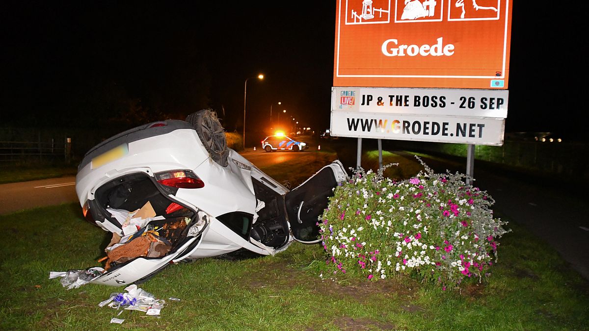 Automobilist ernstig gewond na ongeval bij Groede
