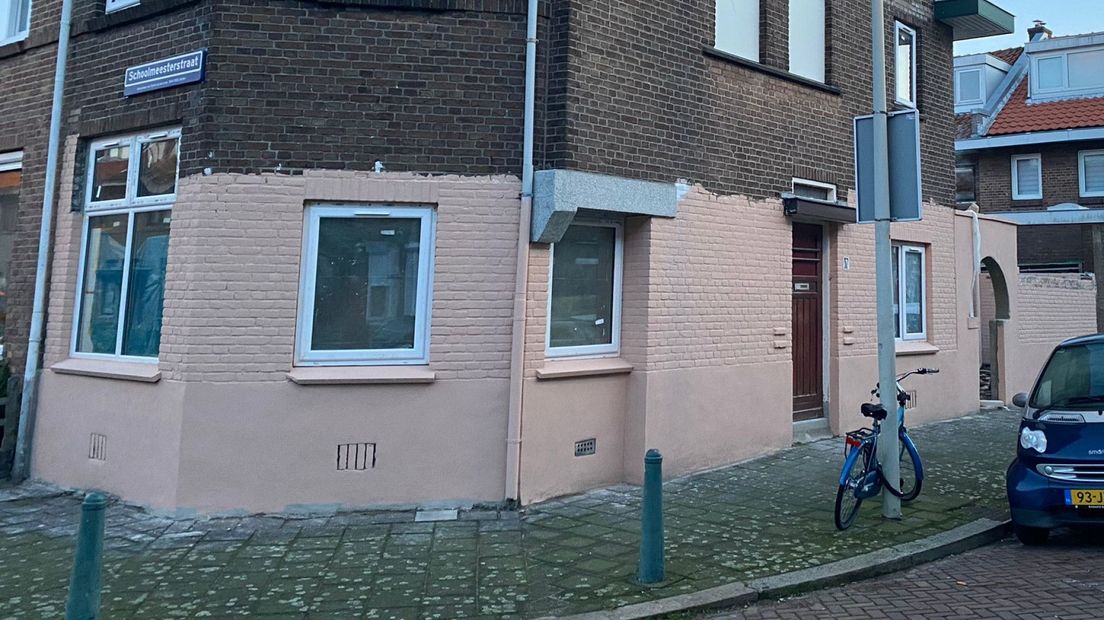 Veelbesproken roze huis in Laak heeft nieuwe kleur: 'Mensen staan er niet meer bij stil'