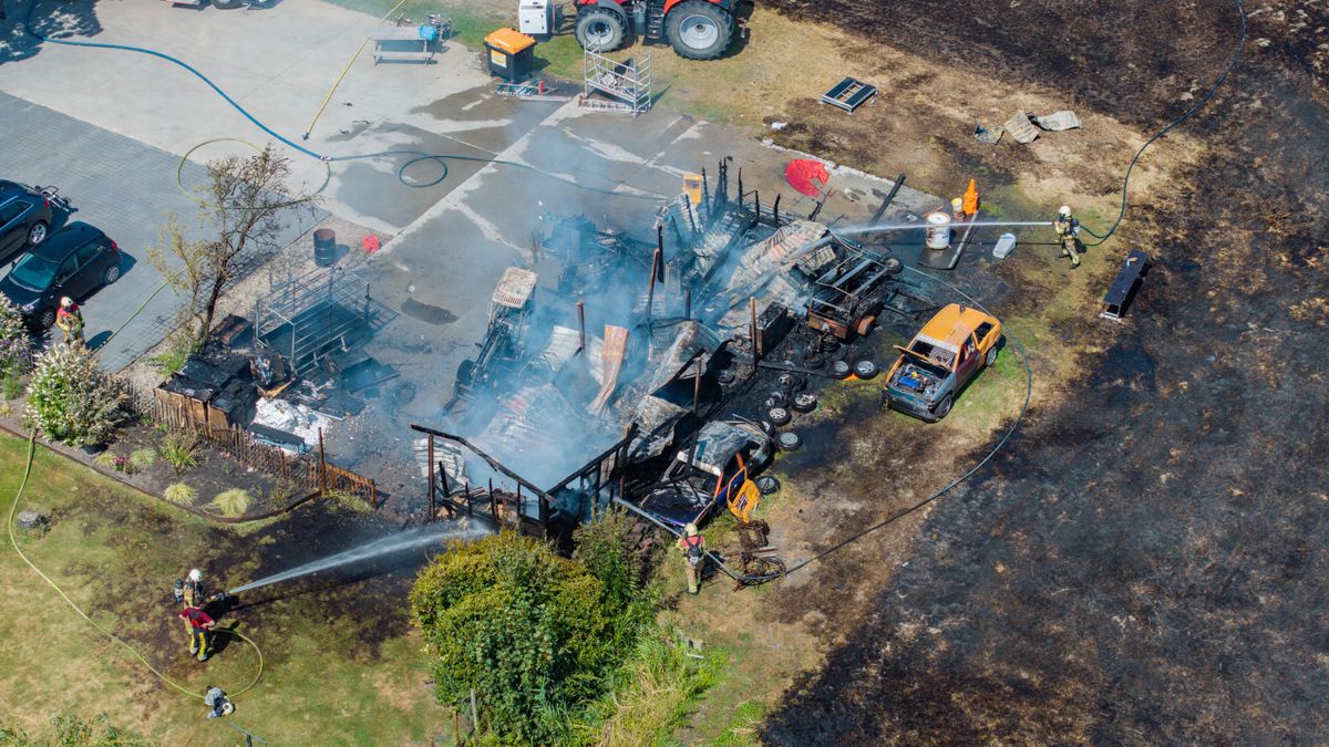Hulpdiensten halen man uit het water bij Lemmer | RIVM waarschuwt voor smog in delen van Fryslân